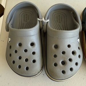 Kids crocs size 6, gray